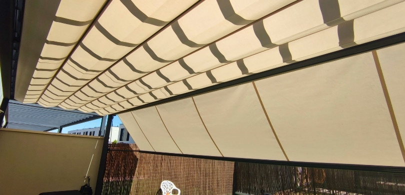 terraza pergola y toldos laterales