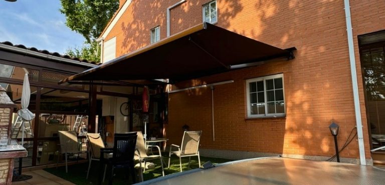 toldo oscuro